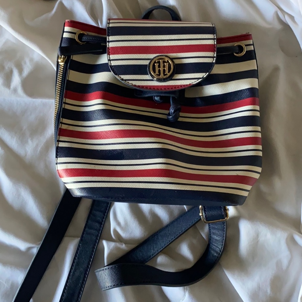 tommy hill figure back pack